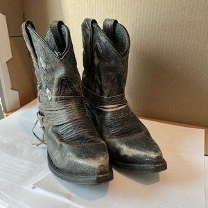 Laredo booties size 7